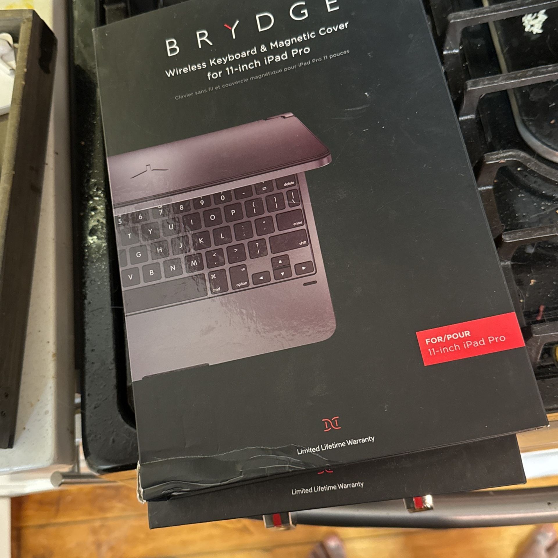 Never Used Magic Keyboard For 11 Inch iPad Pro!!