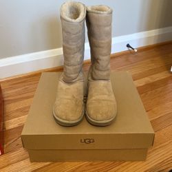 Uggs Tall Size 8 