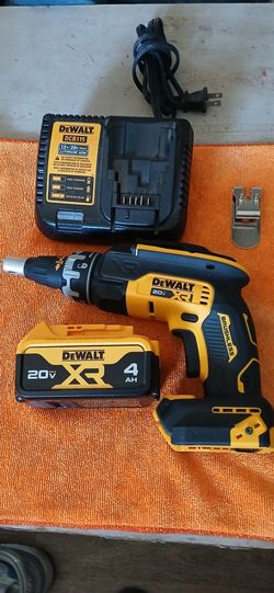 Dewalt 20v Brushless drywall screw gun 4.0ah battery and charger