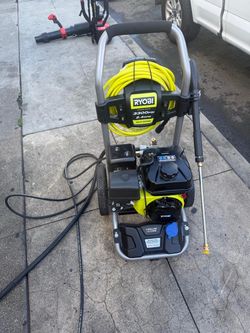 Ryobi 3300 PSI 2.4 GPM Cold Water Gas Pressure Washer with 212cc Engine like new