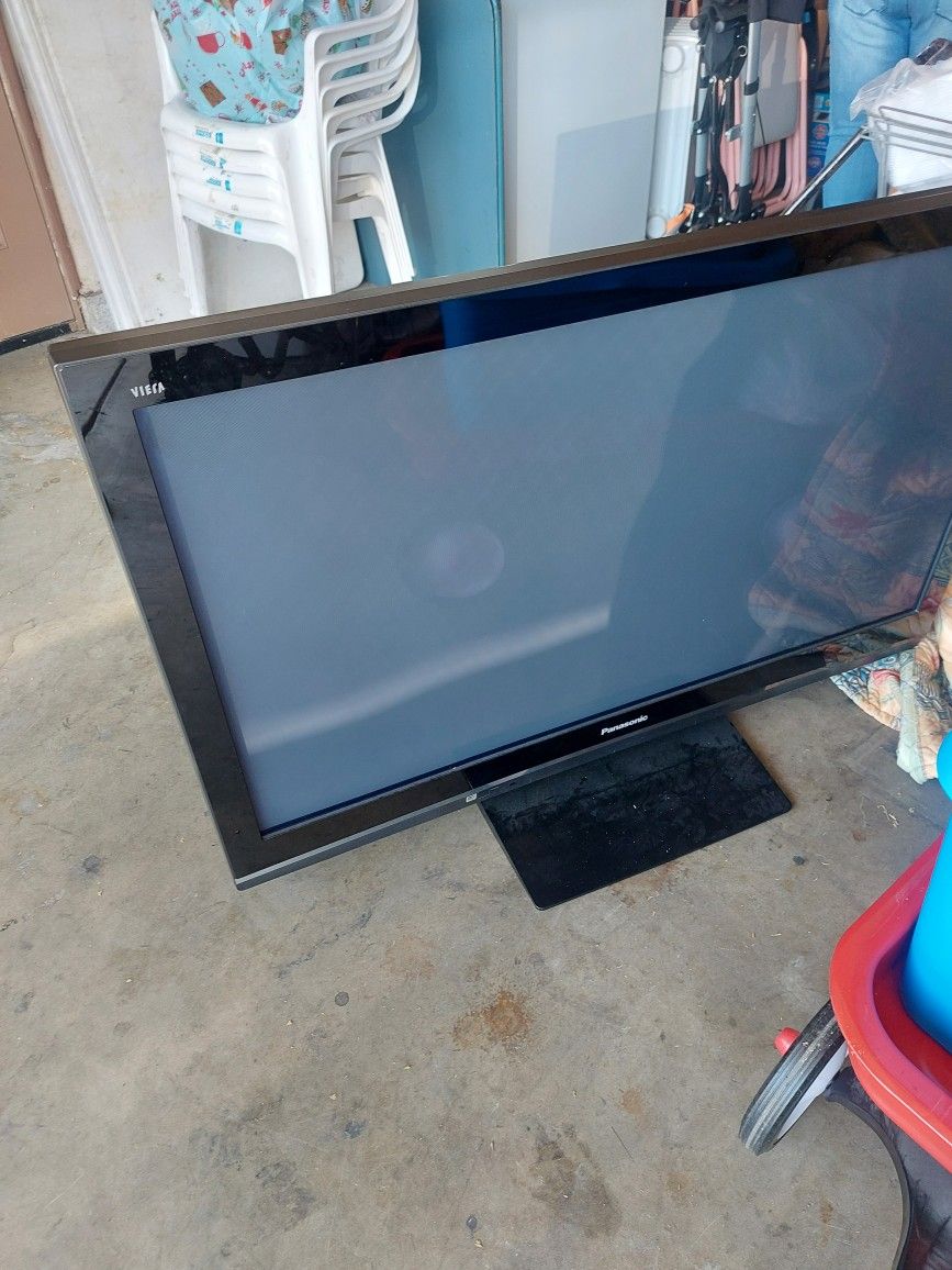 PANASONIC TV