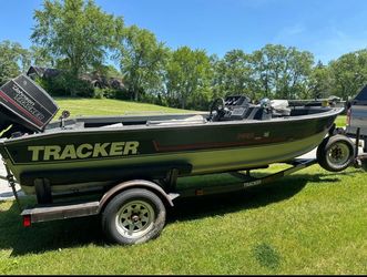 Bass tracker