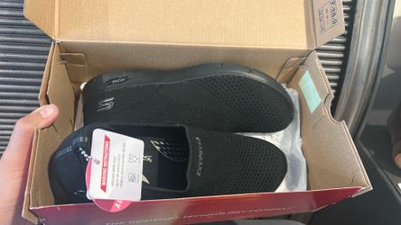 Women’s Sketchers Machine Washable Arch fit/size 8