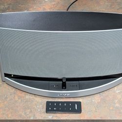 Bose SoundDock 10 Bluetooth Digital Music System Bluetooth Adapter Remote VGC