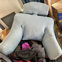 New Reading Pillow With Headrest $ 20