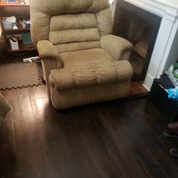 Beautiful recliner Very good Condition