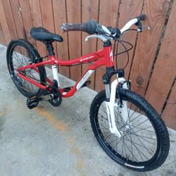 SPECIALIZED HOTROCK ALUMINUM BIKE NEEDS WORK