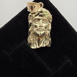 10kt Real Gold Jesus Christ Face Pendant 