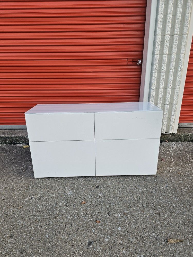 White Modern 4 Drawer Dresser