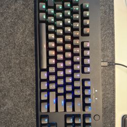 Logitech Pro Tenkeyless Keyboard With Travel Case 