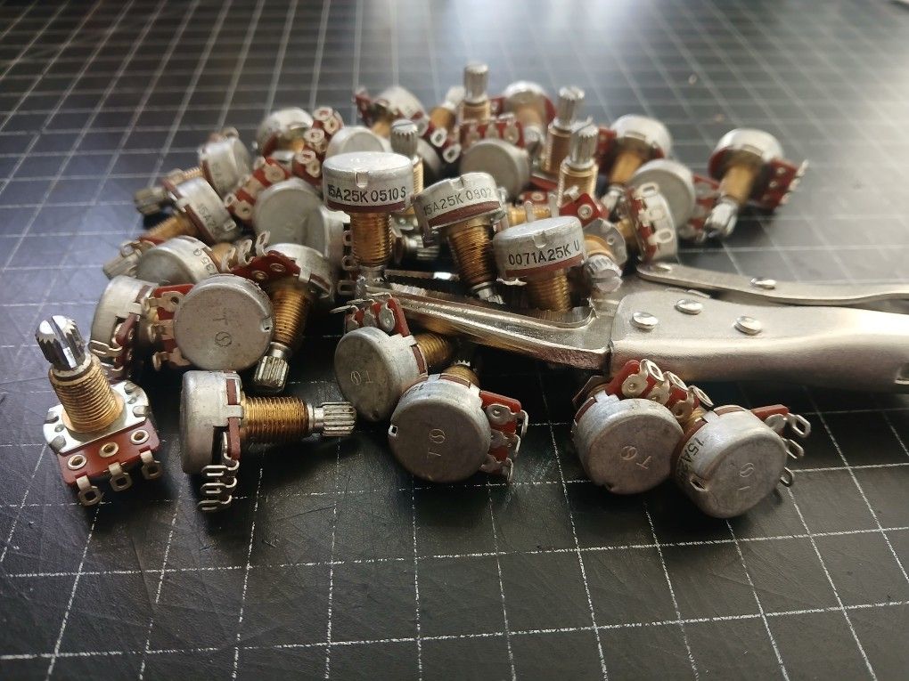 25k Potentiometers Lg.brass Shaft...New..$3 Each