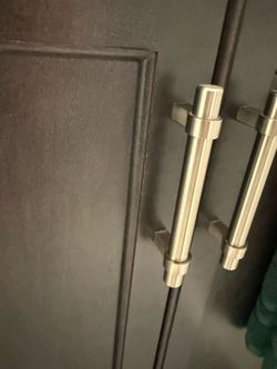 Cabinet/drawer hardware