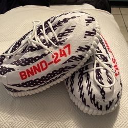 Yeezy house hotsell shoes