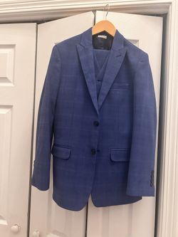 CALVIN KLEIN 3 PIECE BOYS SUIT SIZE 16