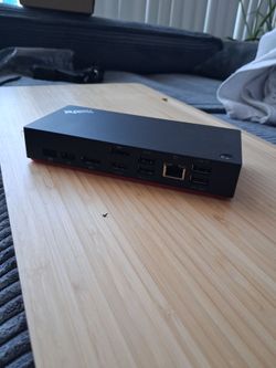 LENEVO THINKPAD UNIVERSAL USB-C DOCK