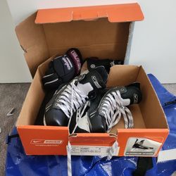 Used Youth Hockey Ice-skates And Hockey Gloves
