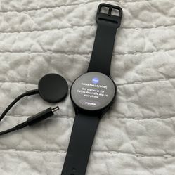 Samsung Galaxy Watch 5 LTE, 44mm With Charger