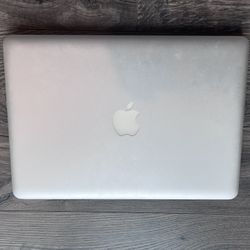 Apple-MacBook Pro-Laptop 