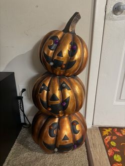 Pumpkin statue