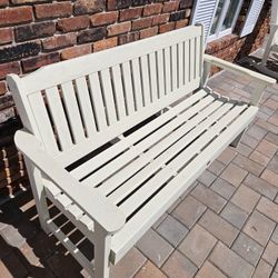 Outdoor BENCH & ROCKING CHAIRS - White