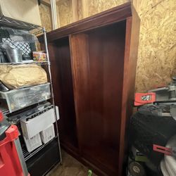 2 Solid wood bookshelf, excellent condition no scratches