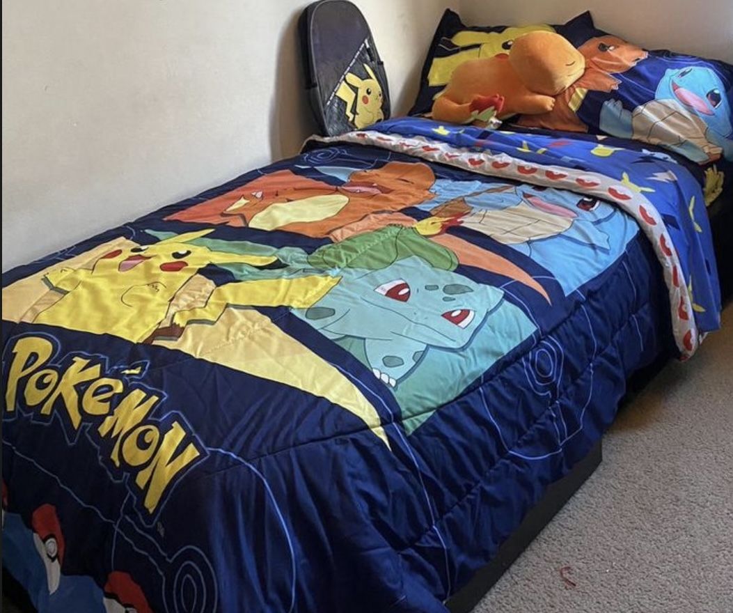 Pokémon Reversible Comforter Set