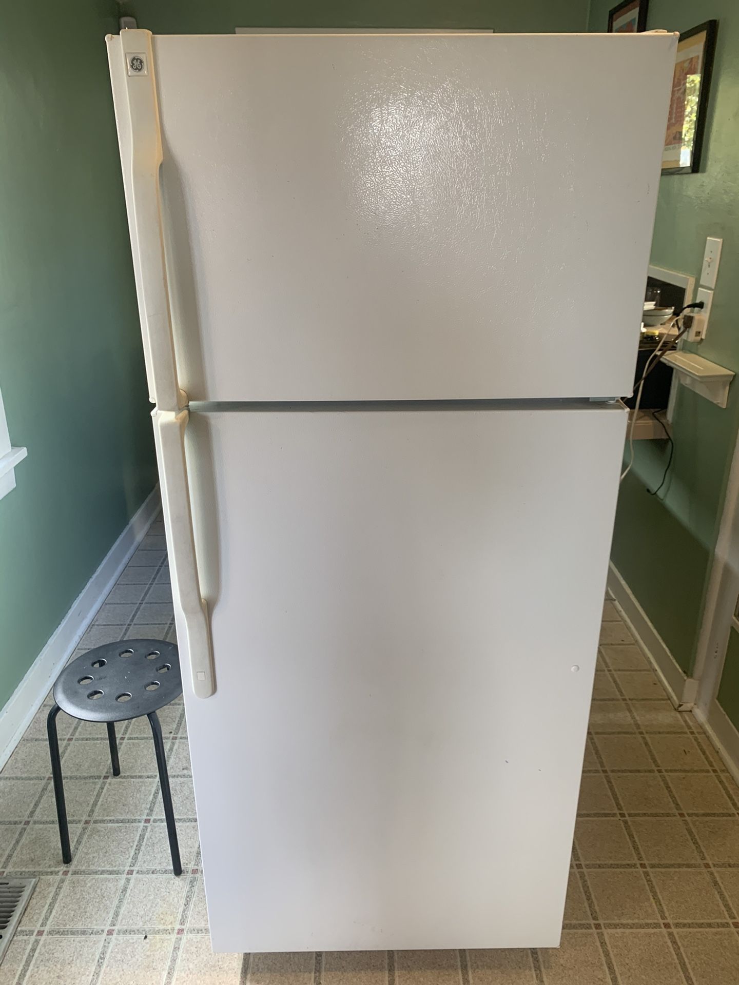 GE Refrigerator