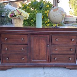 Wood Dresser Chest of Drawers Furniture 