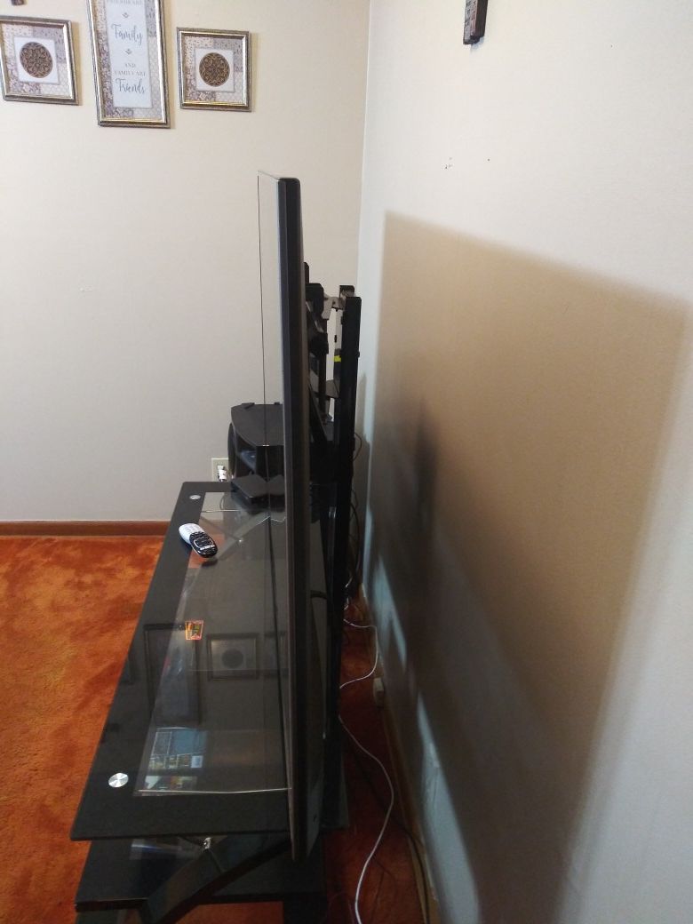 LG 4k ultra smart tv 2019 65" has crack in screen that need to be fixed