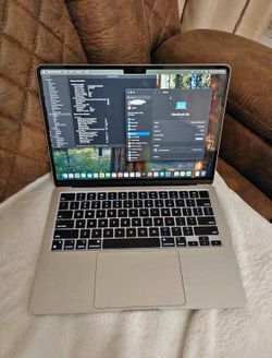 MacBook Air M2 Chip Starlight