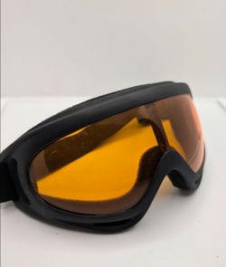 X400-style outdoor sports and motorcycle goggles feature a flexible black frame paired with high-contrast orange polycarbonate lenses designed for win