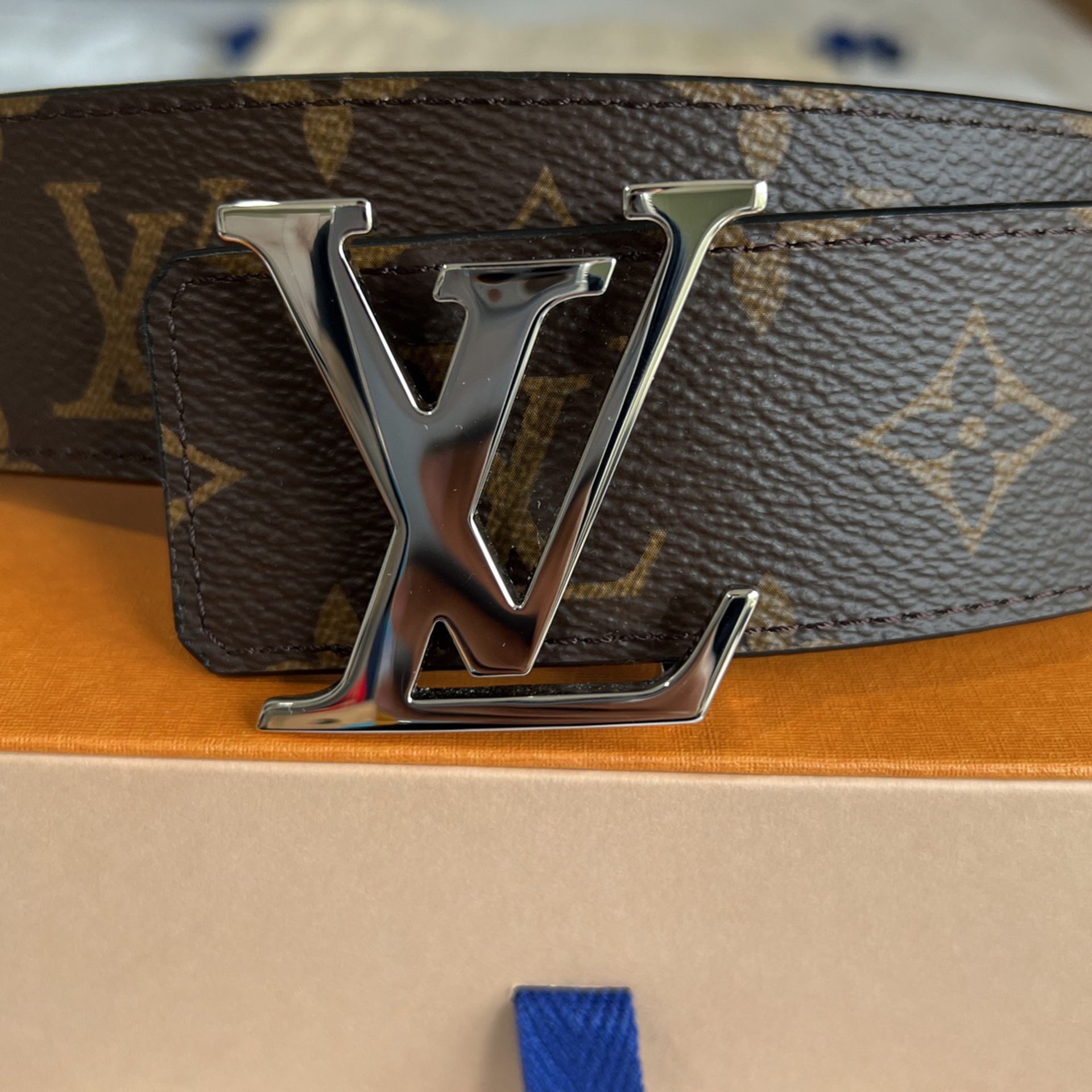 Men's Louis Vuitton Belt Size 90/36 for Sale in Baltimore, MD