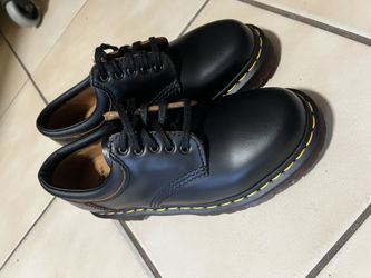 Doc Martens 8053 Size 7 Women