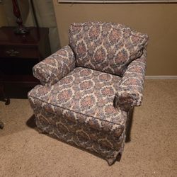 BEAUTIFUL  SWIVAL ROCKING CHAIRS