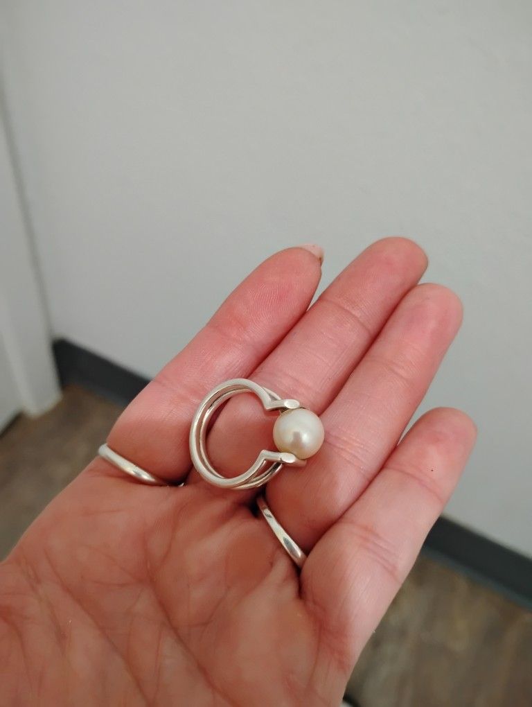 Tiffany & Co Sterling Silver, Pearl Ring. 