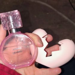 Ariana Grande Parfum