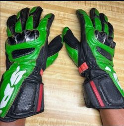 Spidi motorcycle gloves and beltbag