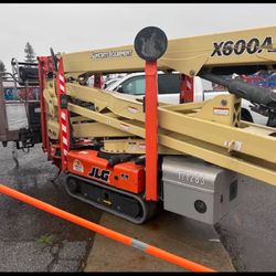 JLG X600AJ Crawler Boom 