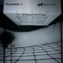 Black Dog LED PhytoMAX-3 8sp Grow Light