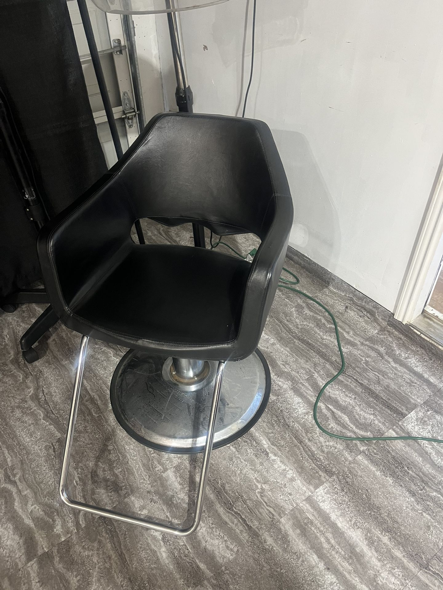 Salon Chair