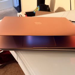 MacBook Air M1 (2020) - Gold - 8GB RAM / 256GB SSD - Wiped & Ready!