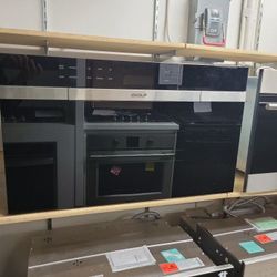 30 In Wolf M Series Contemporary Single Oven With Matching Steam Oven
