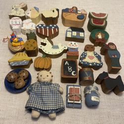 Vintage mini wood Figurines painted Folk Art blue doll Country LOT 26 pieces