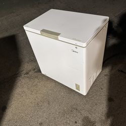 Convertible Deep Chest Freezer: Fridge/Refrigerator Or Freezer Free Local Delivery/30 Day Warranty