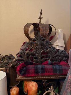 Wall sconce & crown light
