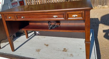 High End desk