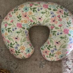 Floral boppy