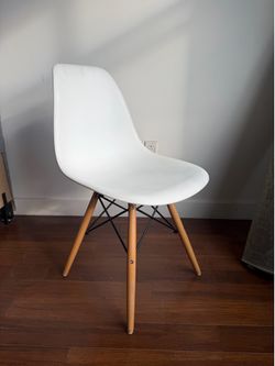FOUR Eames Style DSW Shell Chairs