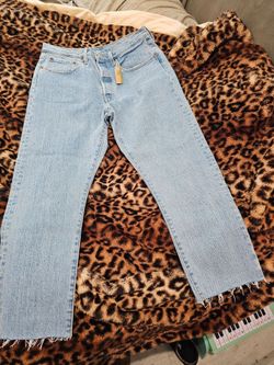 Womans Levi Jeans