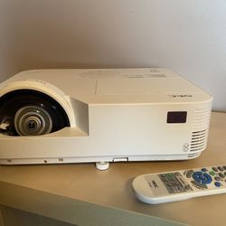 NEC M352WS Short Throw DLP Projector